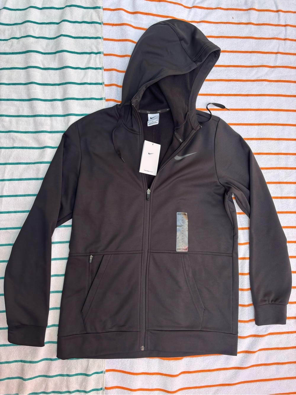 Nike Men’s Black Full-Zip Hooded Jacket with Swoosh